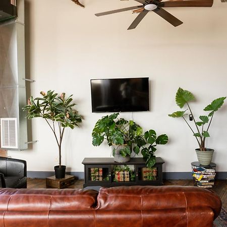 420 Friendly Canada Bridge View Loft Downtown Free Parking Детройт Экстерьер фото