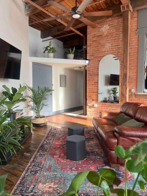 420 Friendly Canada Bridge View Loft Downtown Free Parking Детройт Экстерьер фото