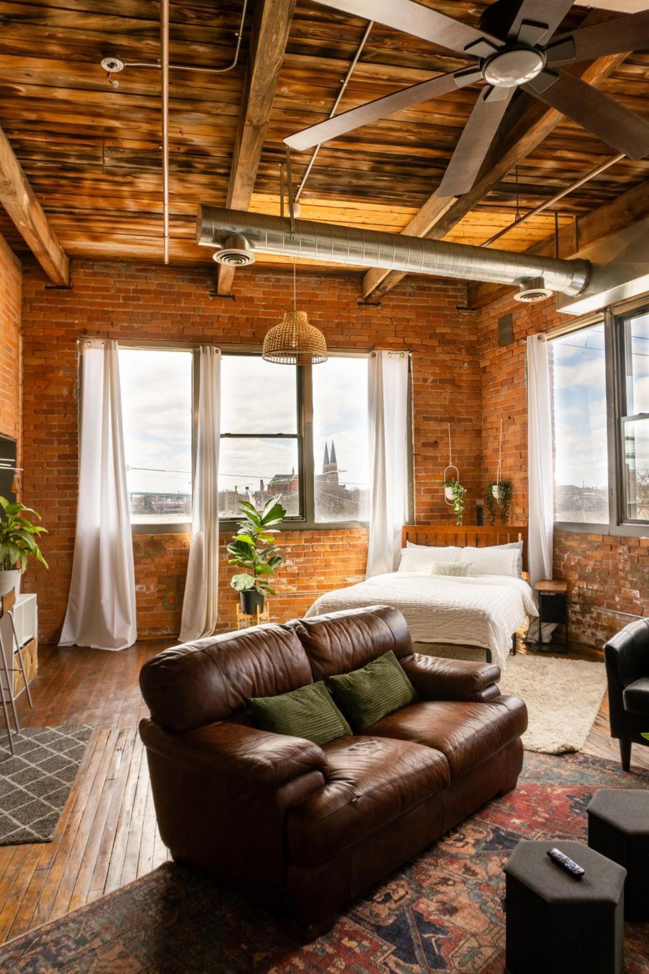 420 Friendly Canada Bridge View Loft Downtown Free Parking Детройт Экстерьер фото