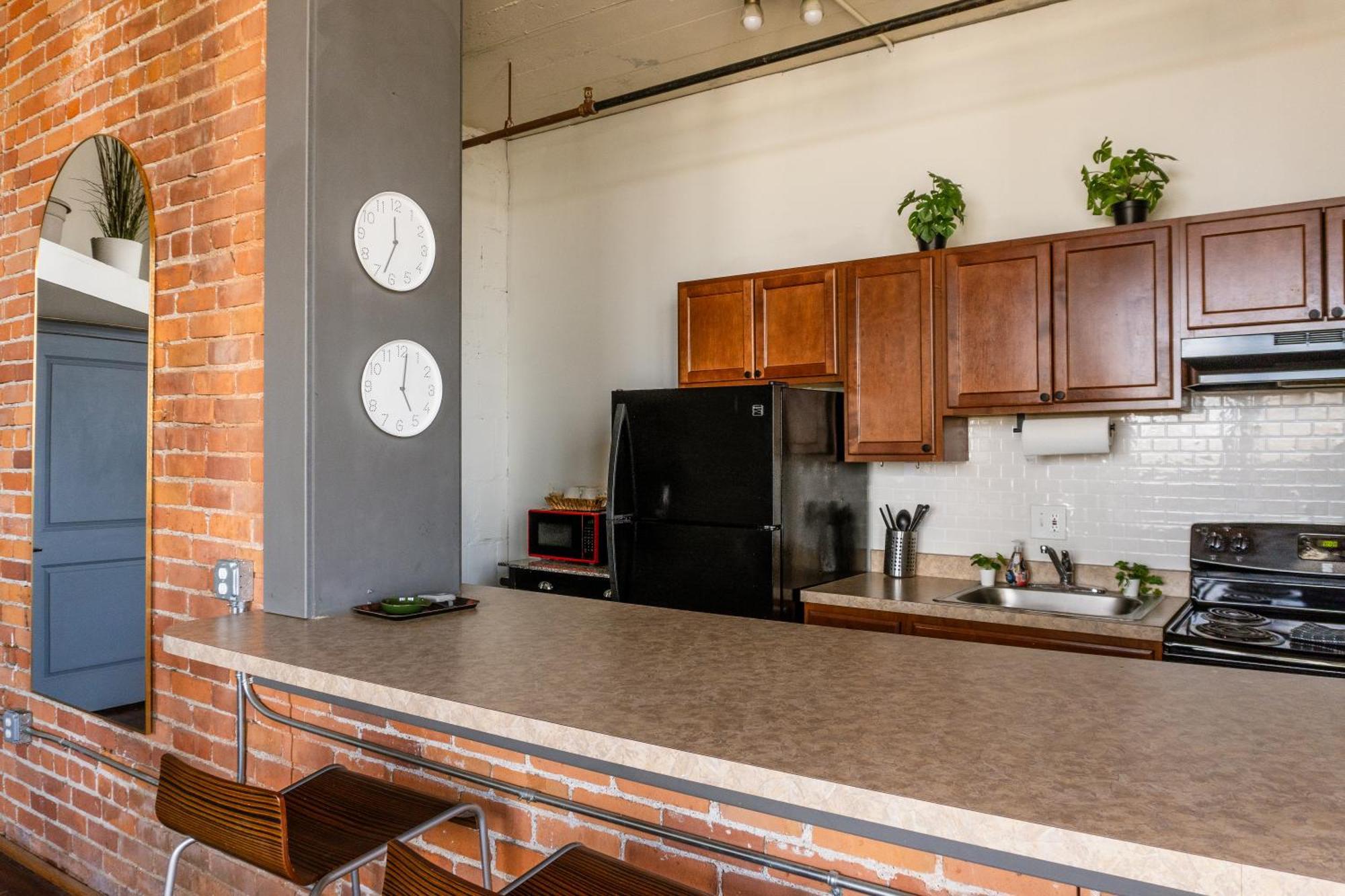 420 Friendly Canada Bridge View Loft Downtown Free Parking Детройт Экстерьер фото